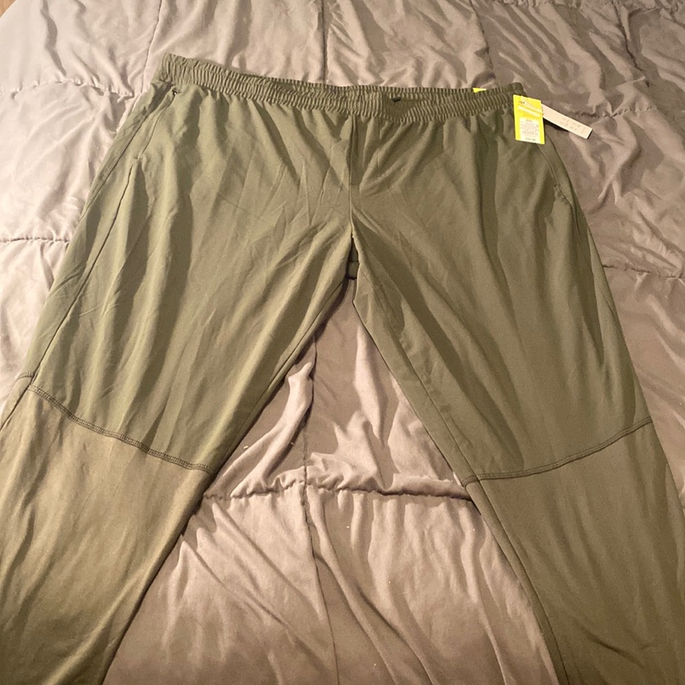 Mens active wear